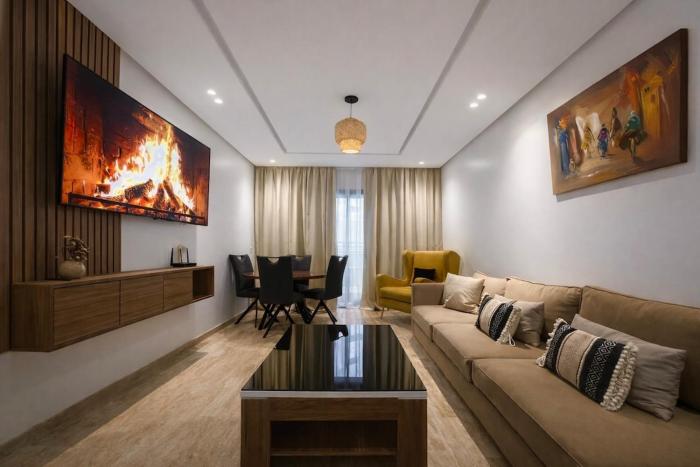 2BR Family Apartment - Balcony Parking Wi-Fi