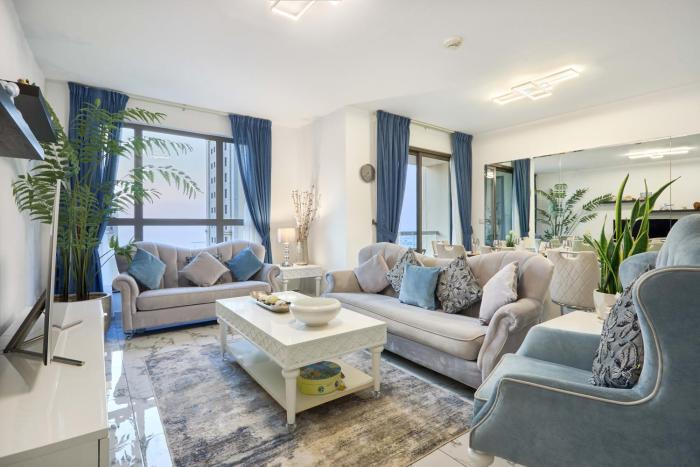 3-Bedroom Residence in Murjan 5 - Jumeirah Beach with Sea Views