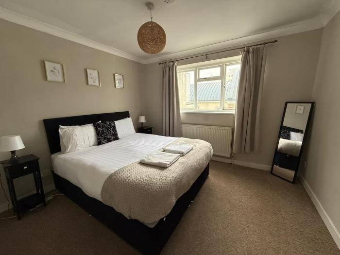 FREE Parking - Close to Brighton Beach - Ideal for Contractors - Local Pubs and Restaurants