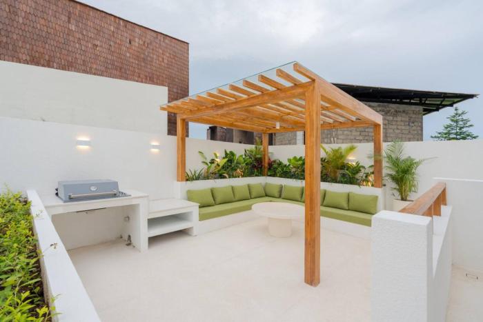 3BR Mediterranean Villa Private Pool & Rooftop