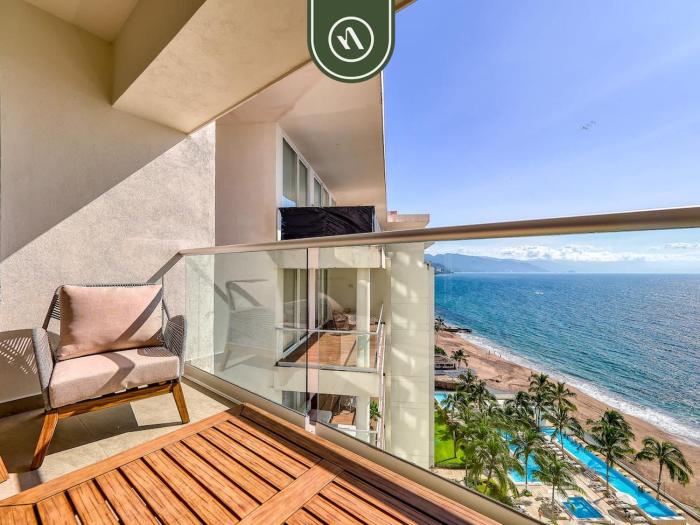 New Oceanview Condo with Beach - Pools - Gym