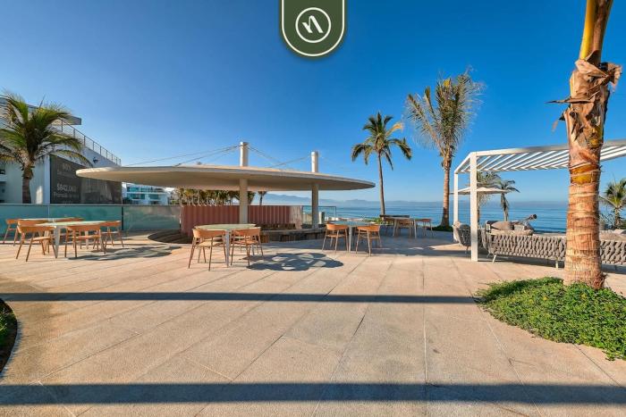 Stunning Oceanview Two Story Condo - Beach - Gym