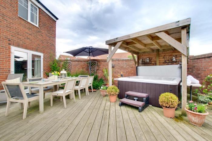 4 Bed in Seahouses oc-nb618