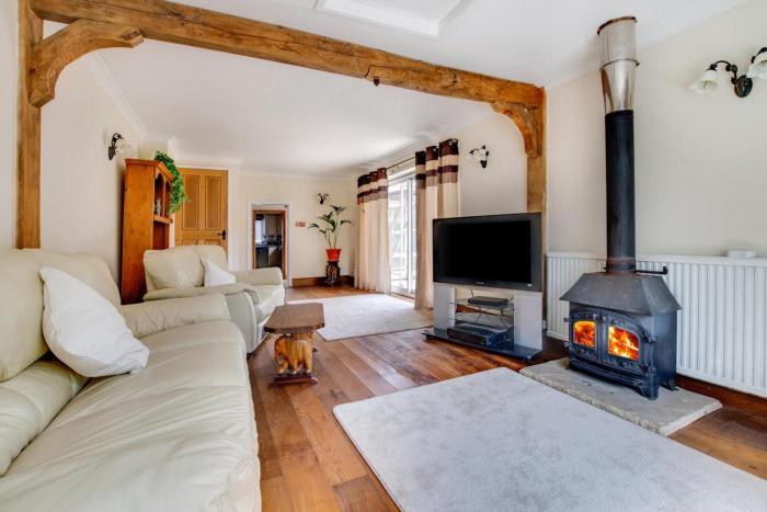 1 Bed in Benhall oc-2bg