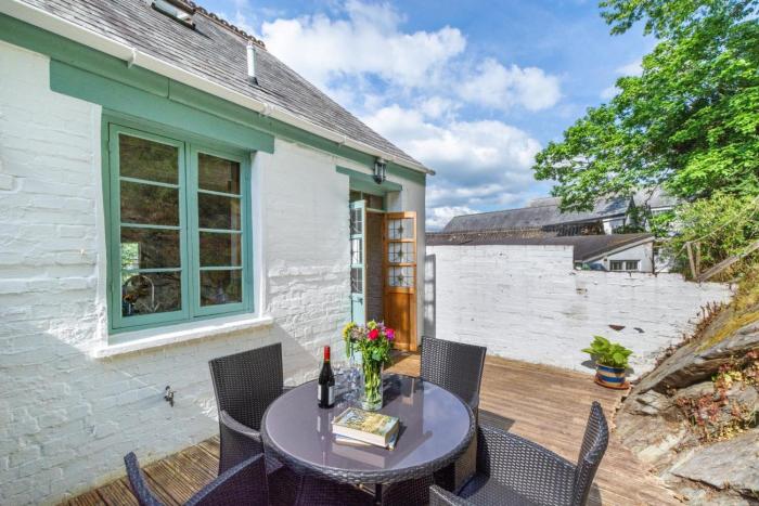 2 Bed in Fowey oc-ccoun2