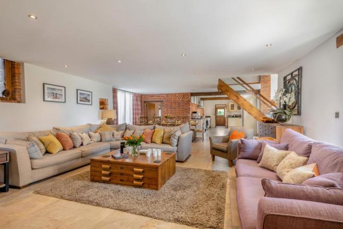 5 Bed in Lower Bodham oc-s29594