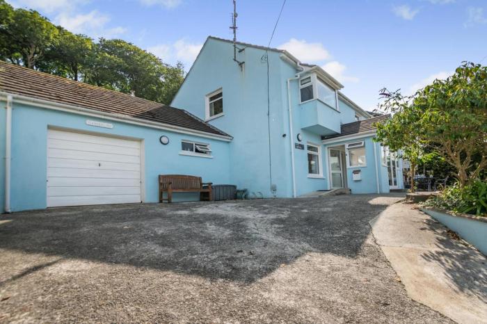 4 Bed in Haverfordwest oc-s32615