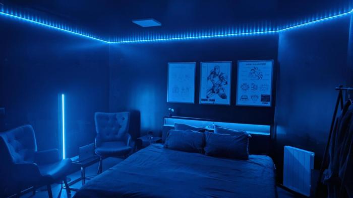 NOUVEAU - Suite STARK Avengers - Immersion Totale & Design King Size High-Tech