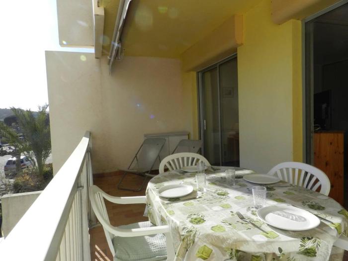 Appartement 2 Pièces, 4 Couchages, Parking, WIFI - Le Lavandou - FR-1-251-929