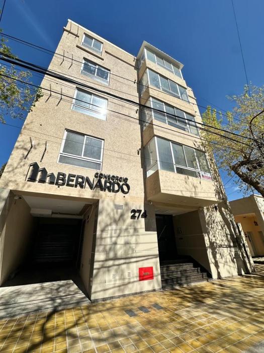 Departamento Céntrico Con Cochera
