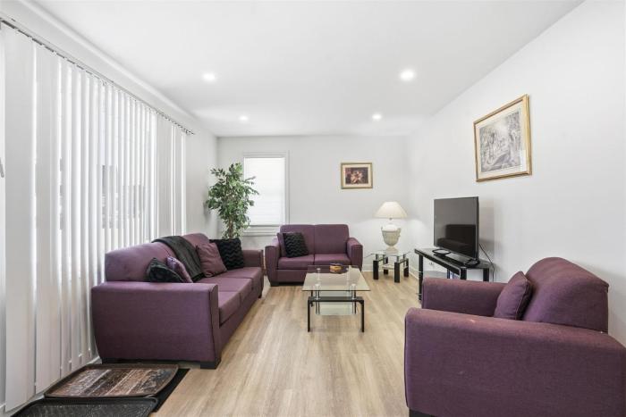 5 Bedroom House - 1 Block from the Falls