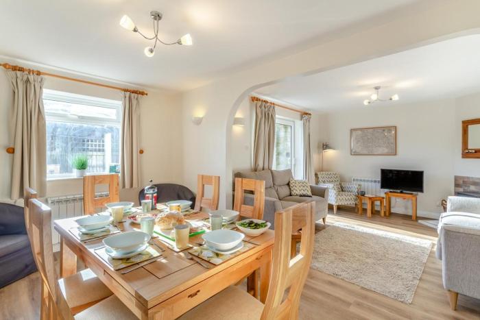 3 Bed in Lockton oc-y119