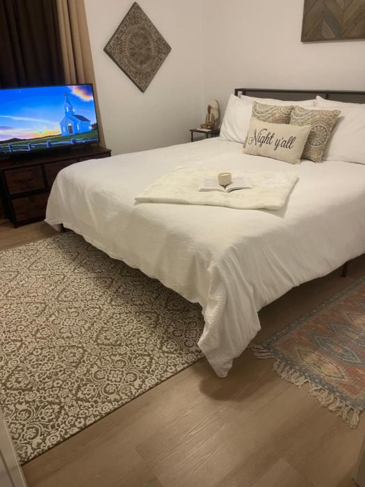 The Quiet Spur Apartment