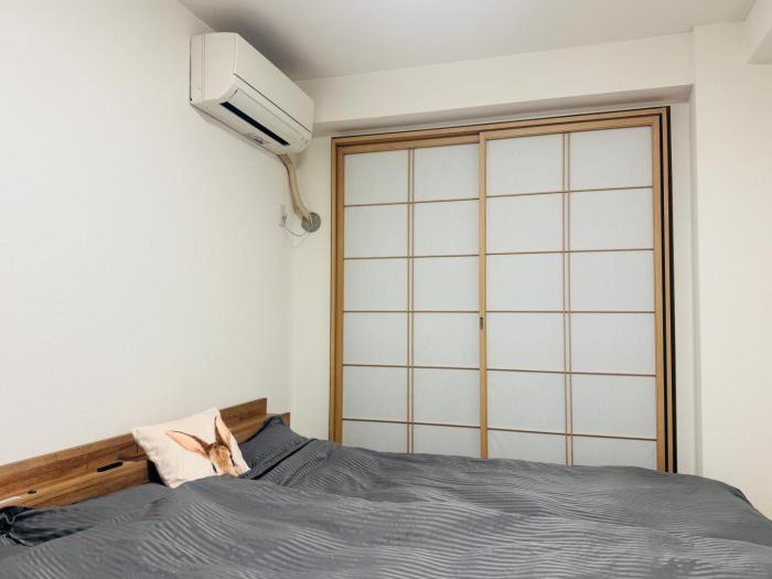 B&B 103 under the clear sky Go straight to Narita 8 minutes on foot from Kinshicho Station 1 minute on foot from Asakusa and Skytree 50 minutes from Disneyland 1 minute from Monopolis