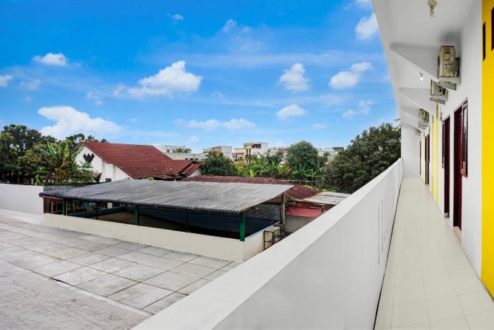 Hotel O near Ring Road City Walks formerly Graha Aisyah