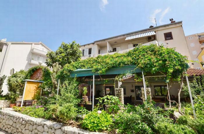 Studio Makarska, One Minute to the Beach