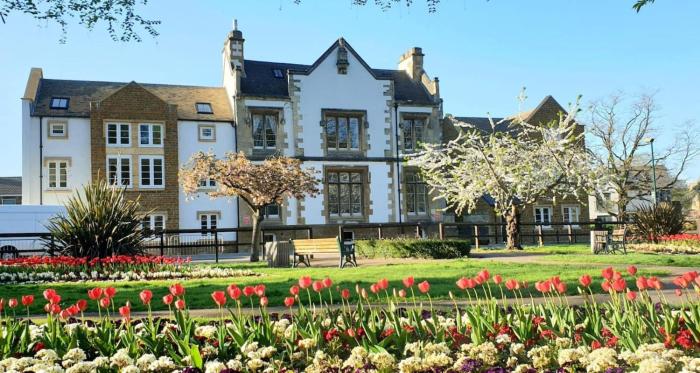 No1 - The Marilyn, Executive Flat Town Centre