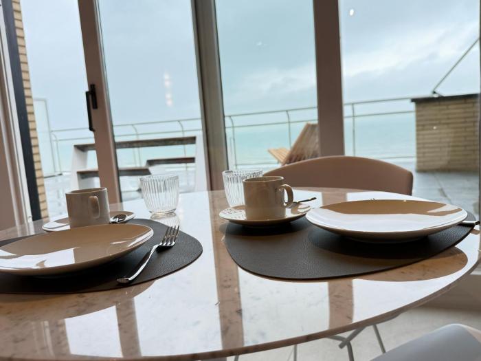 Secret Stay, Wellness Penthouse studio, Privacy, Seaview, Terras, luxury