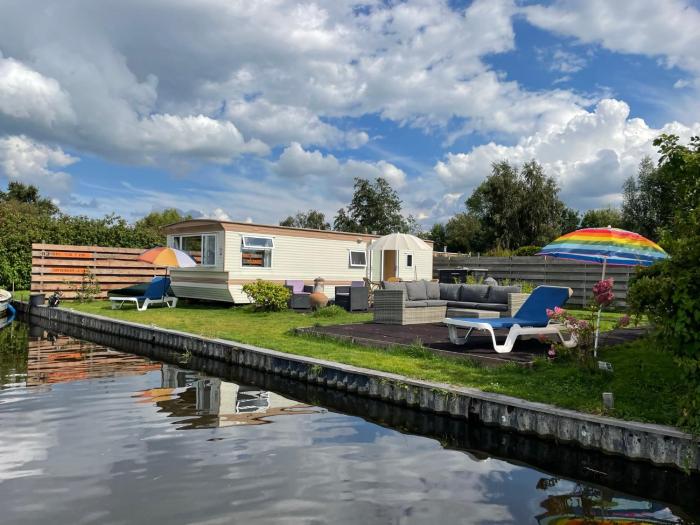 Houseboatvinkeveen Lelie