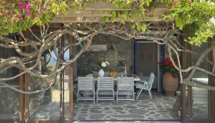 Scenic Stylish 2 Bd House Facing the Sea