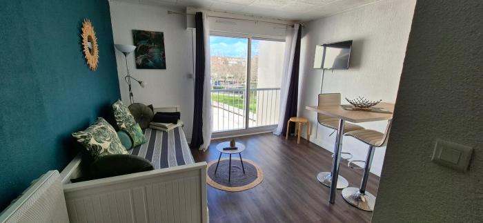 Le Pharo, Studio centre Port, 800m de la plage, clim mobile