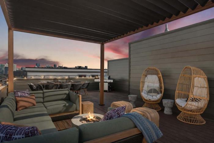 The Ridgeline - New Rooftop Retreat Near The Gulch