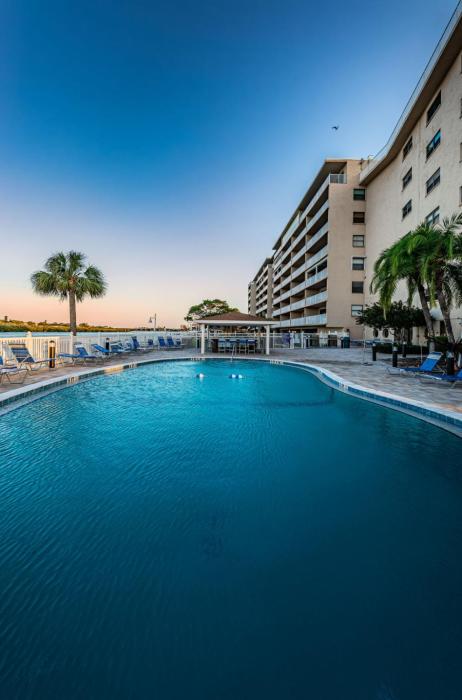 Beach Yacht Club Waterfront Apt