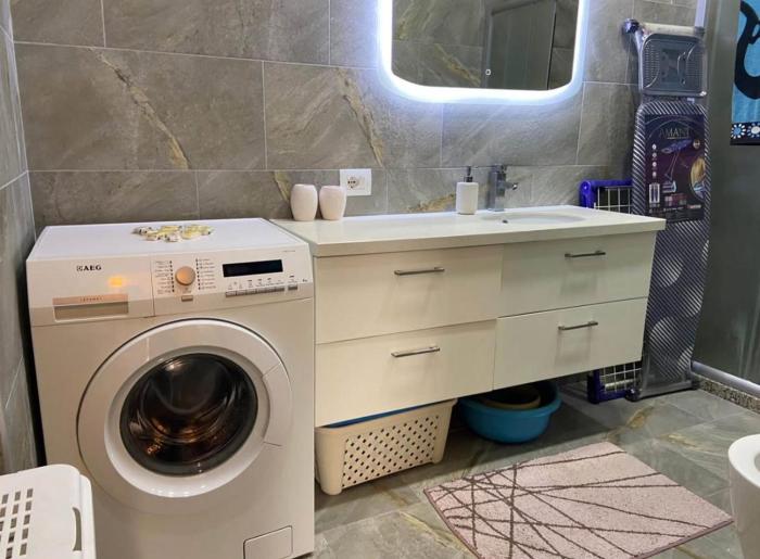 Luxury Blue Belmont Apartment