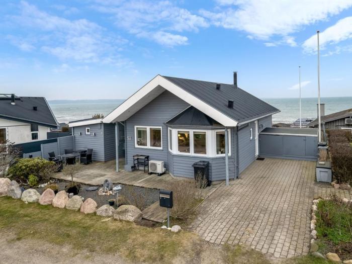 Holiday Home Tofan - 75m from the sea by Interhome