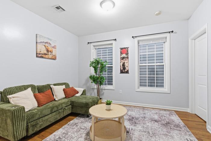 Cozy 2BR Apartment in Jersey City with Smart Lock