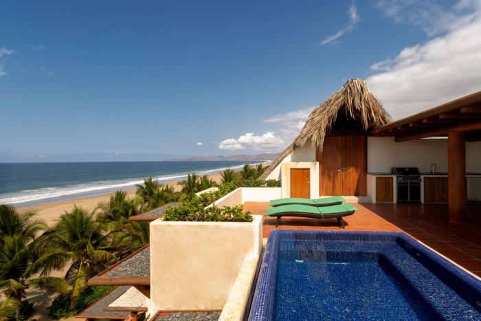 Casa de Olas with panoramic views to the Ocean