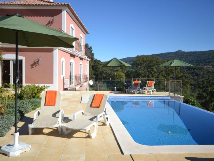 Holiday Home Luxuriöse Privatvilla mit Infinity-Pool by Interhome