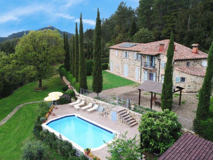 Holiday Home in Montecastelli Pisano mit beheiztem Whirlpool by Interhome