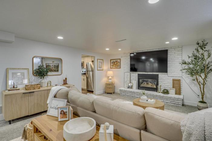 Ski, Hike and Visit BYU Quiet Getaway in Orem!