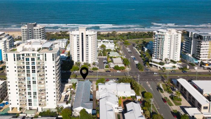 Beachfront Unit 5 at Sea Chalets, Sixth Avenue