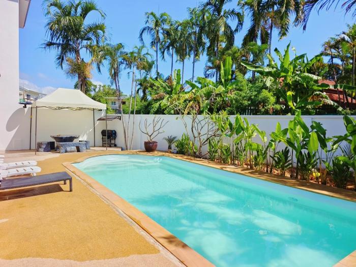 Thai family rawai Swimming pool villa Hotel