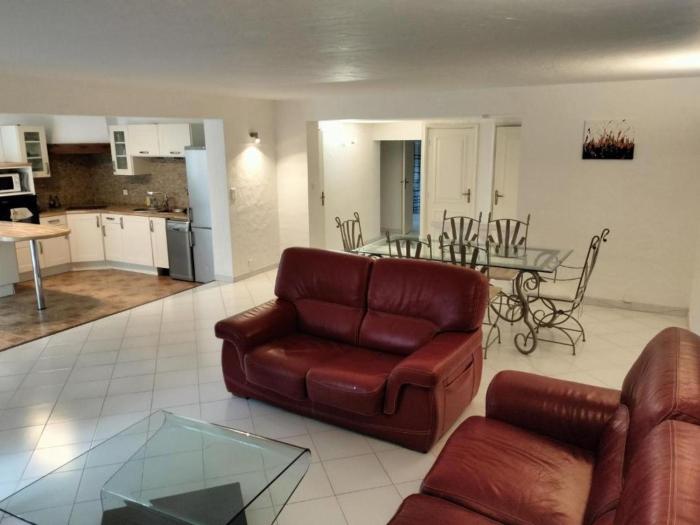 À louer Rez de maison dans quartier charmant