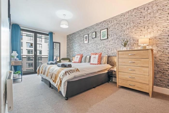 #119 City Lights and Comfort Arcadian Apartment