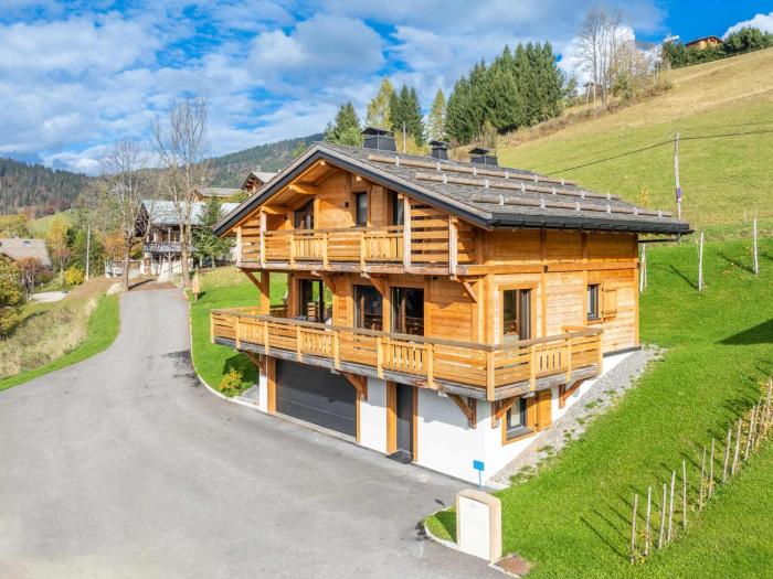 Chalet 5★, Hammam, 200 m des pistes, 10 pers, La Clusaz - FR-1-304-297