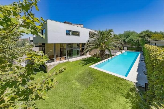 Villa Cristal - Your Luxury Private Pool Villa Golem