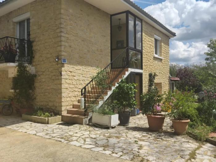 Charmant appartement 2 chambres à Saint-Geniès avec jardinA