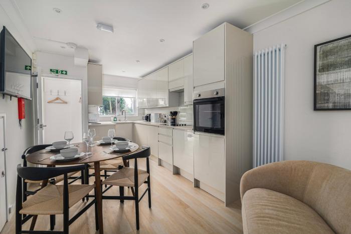 Refurbished 4BDR Home in Harborne Birmingham