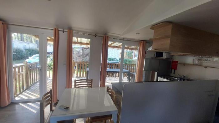 MH 353 tout confort 3 chambres et 2 salles de bain dans camping 4 étoiles