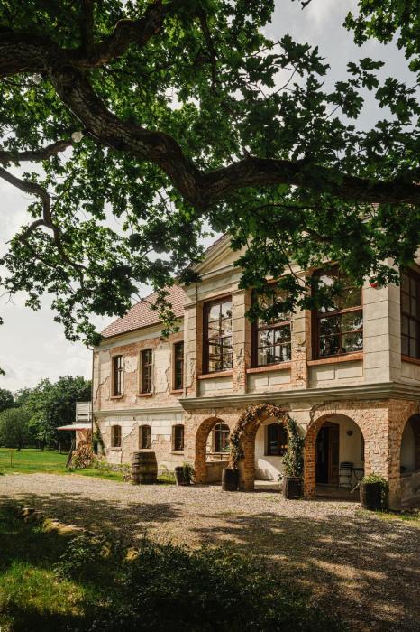 Folwark Wielka Wieś - Pałac pod Dębem