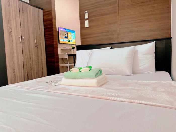 Makati City Ph SnowWhite Staycation