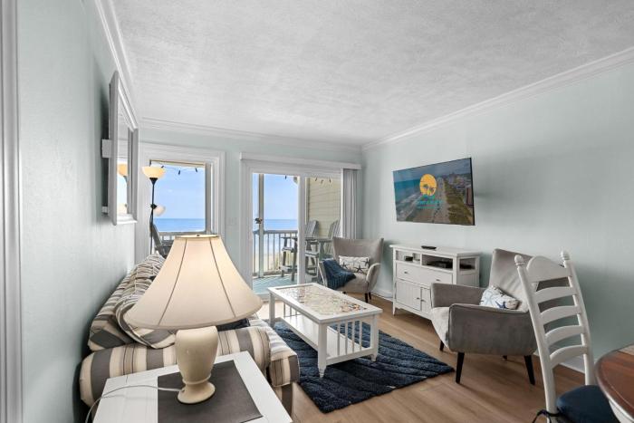 Pelicans Watch 303 - Oceanfront