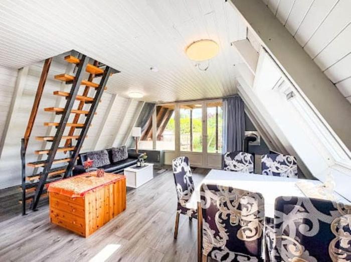 Ivory- Nurdachhaus direkt im Wald, Haustier- und Familienfreundlich