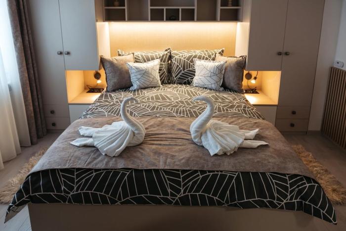 Modern style, sophisticated one bedroom apartment!