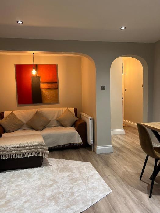 Newly Renovated 1-Bed Apartment with Private Patio