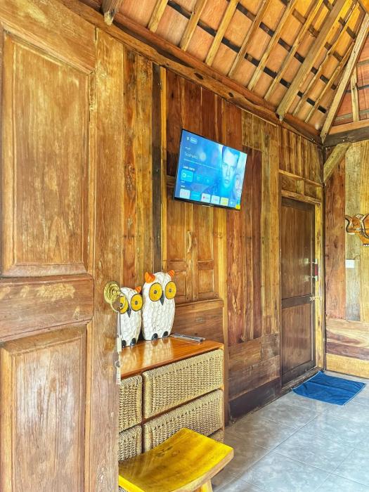 Unique wooden house with a view jungle 1BR private